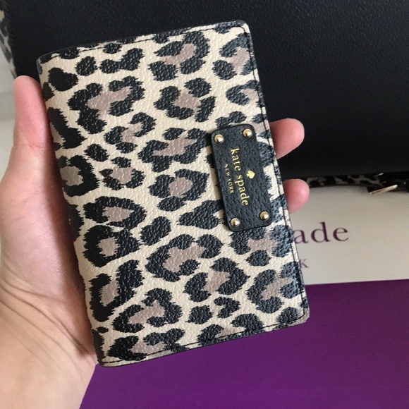 💦🏝Kate spade satchel set🏝crossbody & wallet - Picture 2 of 8